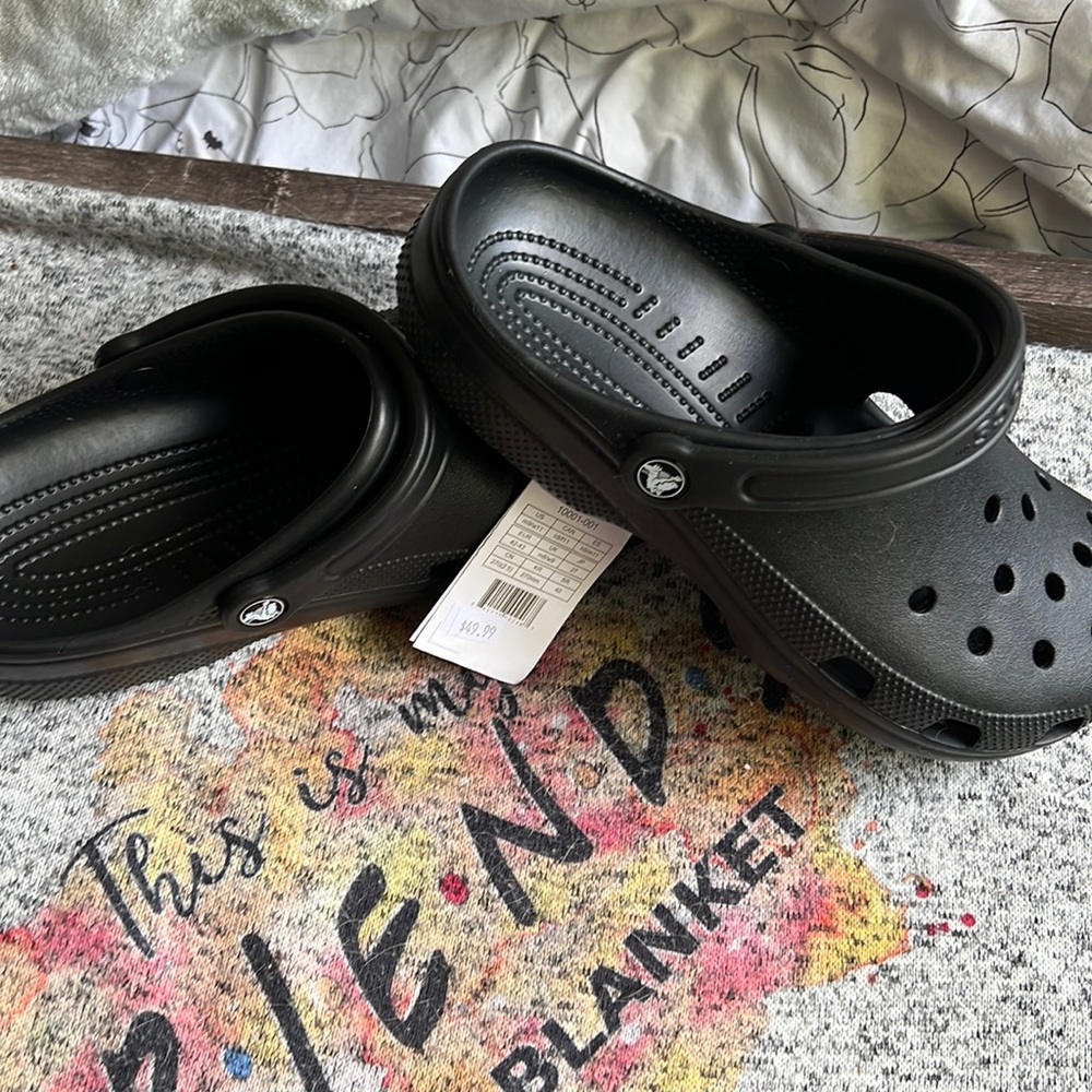 Black crocs